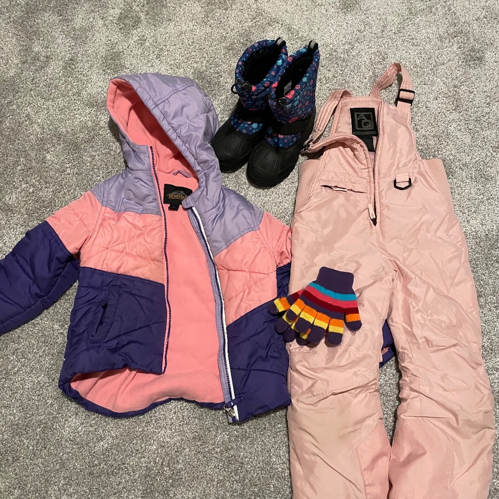 Girls Size 5 snow suit set/boots sz13